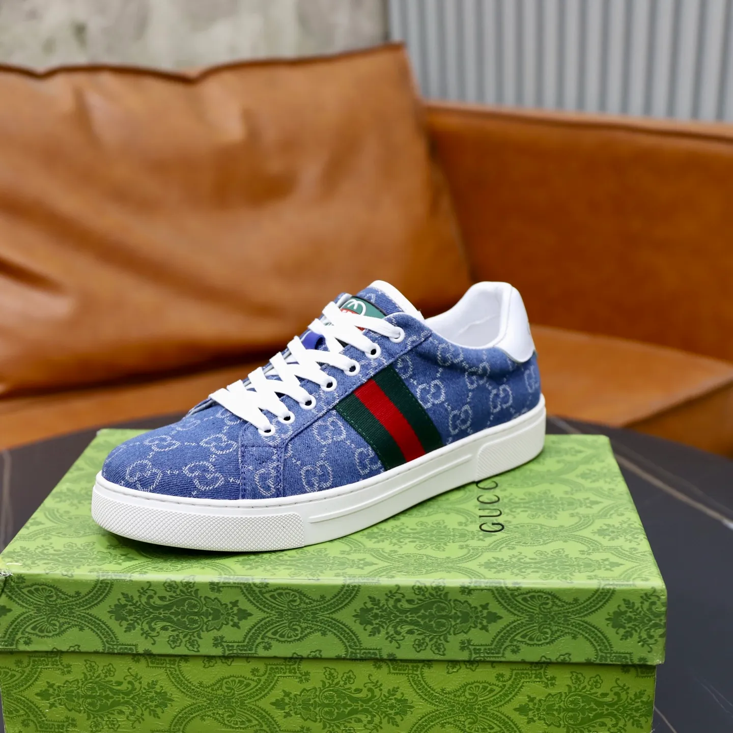 Ex-factory price: 400💰🙅‍♂️🙅‍♂️🙅‍♂️ Brand: Gucci GUCCi Standard code: 38-44 (45 customized) Grade: Same as the official website Material: Original leather splicing Comfortable and breathable sheepskin lining Original wear-resistant outsole Style category: Men's fashionable casual shoes Running sneakers Distinguished luxury brand elements Top luxury Color: actual picture color